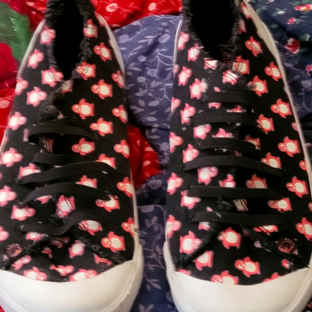 Union Bay slip on pink penguins shoes